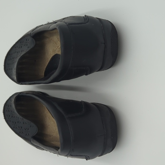Basic Editions Women's Black Loafers Flat Perforated Slip On Size 8 Comfort - Picture 4 of 10